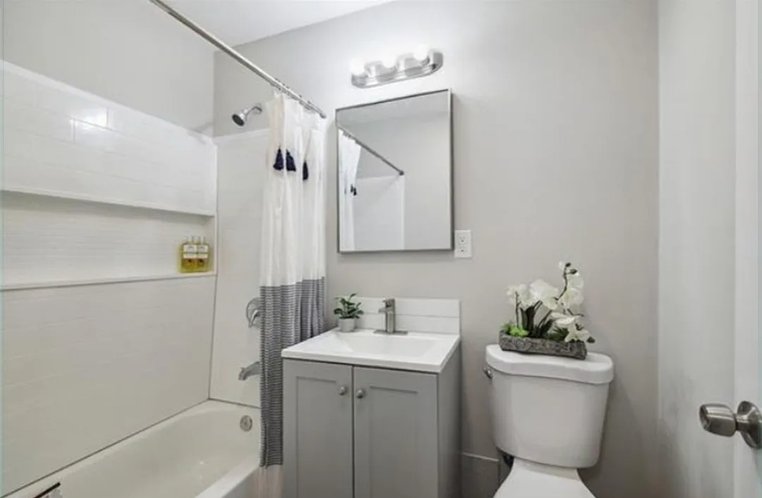 3 bed, 1100 sqft, $1,550 — Photo 4