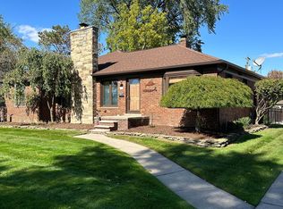 22425 Alexander St, Saint Clair Shores, MI 48081