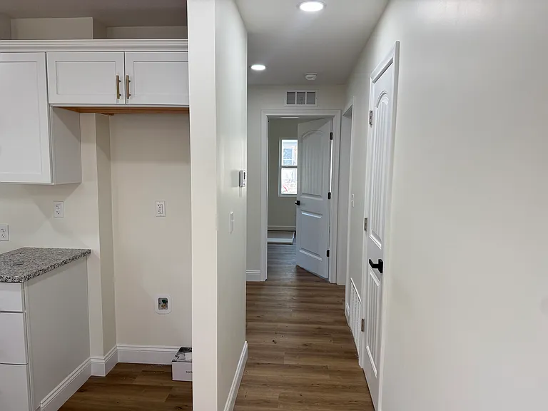 2503 E Graham Ave — Photo 10