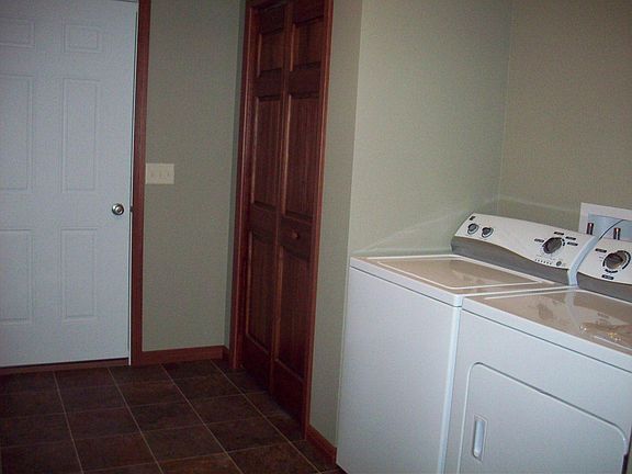 4th image of 836 Bridgewater Ave #Kybmkm3be