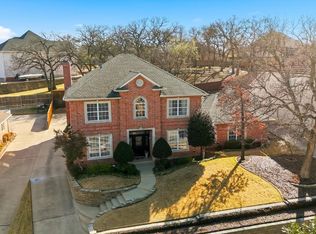 801 Bent Tree Dr, Euless, TX 76039