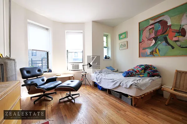 Rented by ZealEstate Group Inc | media 58