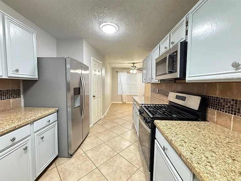 9019 Autumnsong Dr — Photo 2