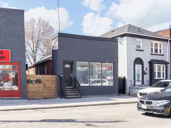 519 Rogers Rd, Toronto, ON M6M 1B4