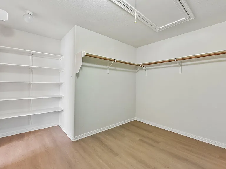 11809 Dunfries Ln — Photo 31