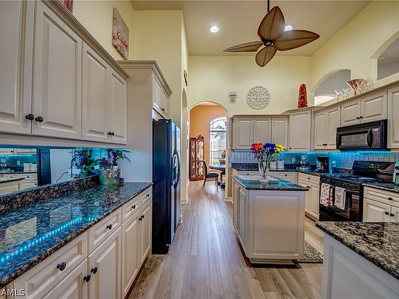 3rd image of 4930 SW 19th Pl