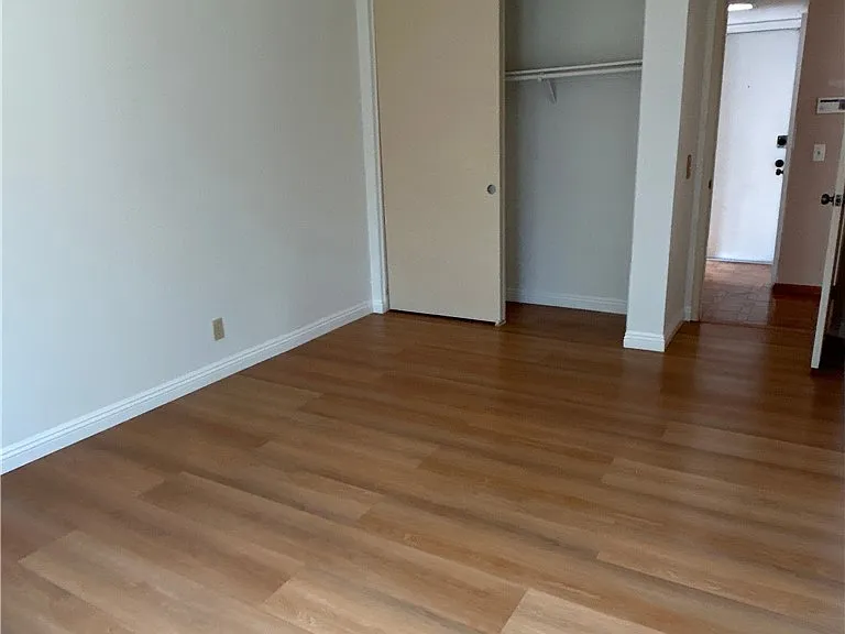 926 W Alfred Pl — Photo 20