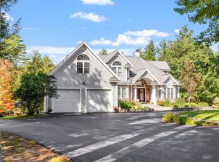 2 Holly Ln, Sanbornville, NH 03872