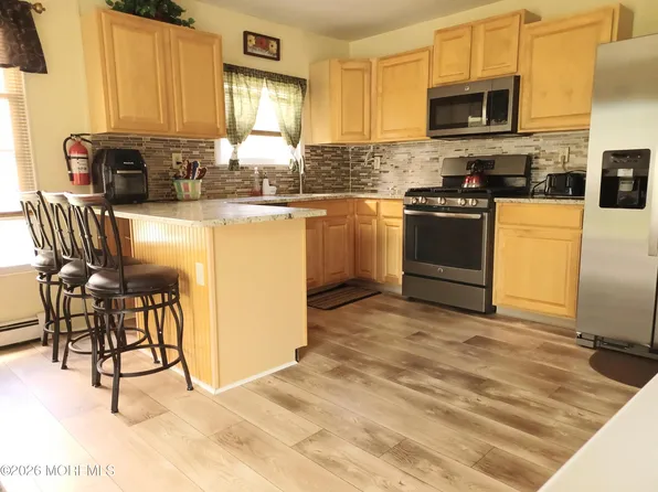 77 Puerto Vallarta Street, Toms River, NJ 08757