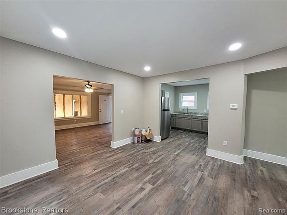 4th image of 3264 Calvert St Floor 1