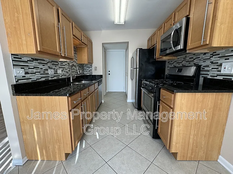 2 bed, 1.5 bath, 1200 sqft, $2,175 — Photo 4