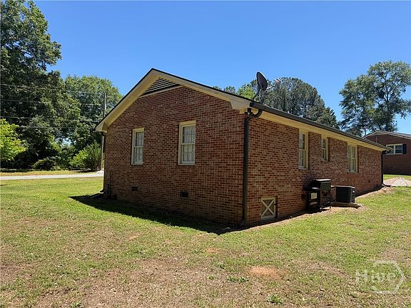 4th image of 230 Cooper Road