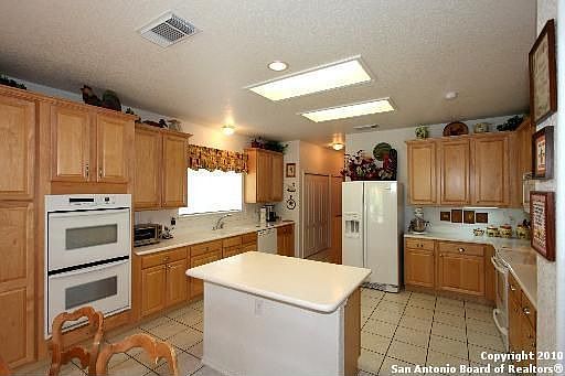 1st image of 842 Quitman Oak