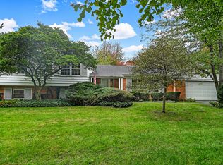 1208 Laurie Ln, Burr Ridge, IL 60527