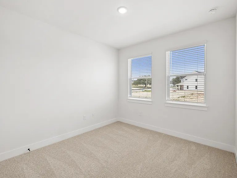 1608 Kit Cir — Photo 27