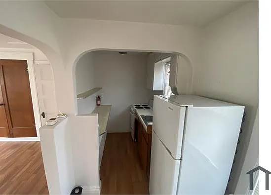 Studio, 650 sqft, $1,100 — Photo 2