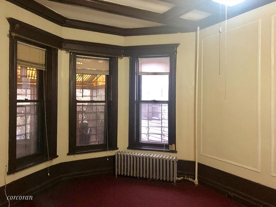 2nd image of 1284 Park Pl