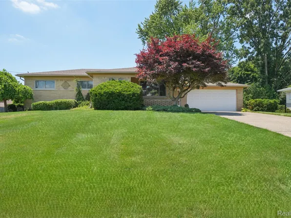 54829 Starlite Dr, Shelby Township, MI 48316