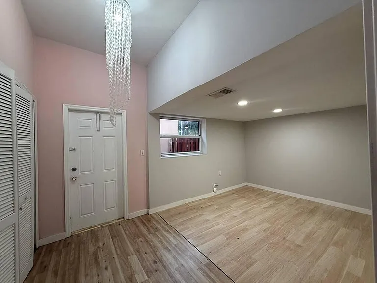9141 NW 152nd St — Photo 30