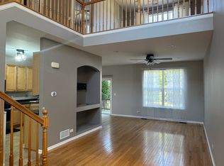 627 S Jade Ln, Round Lake, IL 60073