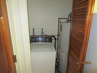 4th image of 122 Powell Ave