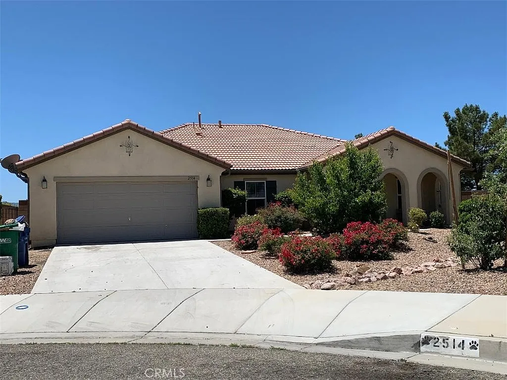 4 bed, 2.5 bath, 2545 sqft, $3,500 — Photo 1