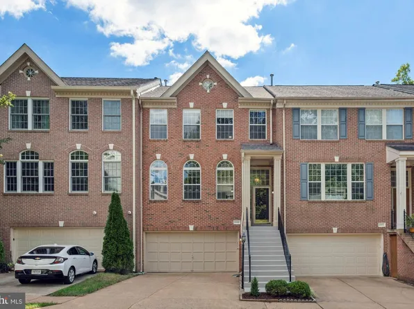 20650 Muddy Harbour Sq, Sterling, VA 20165