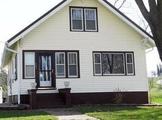 403 Pine Ave, Charter Oak, IA 51439