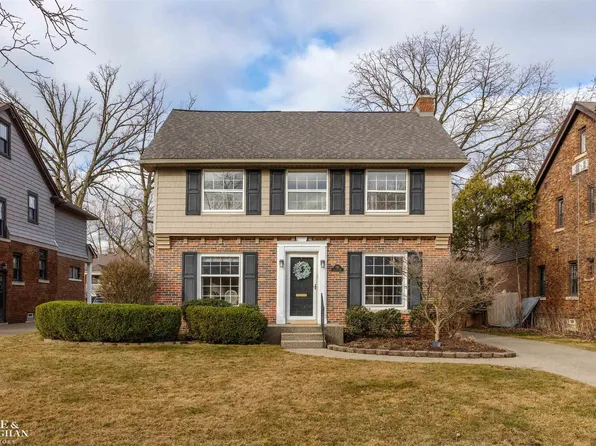 715 Lincoln Rd, Grosse Pointe, MI 48230