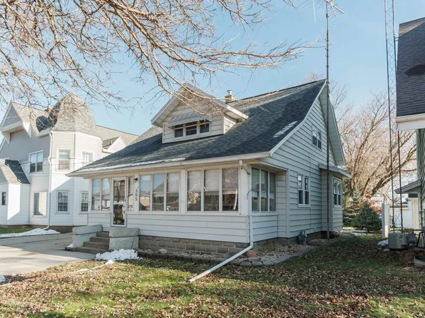305 Grove St, Beaver Dam, WI 53916