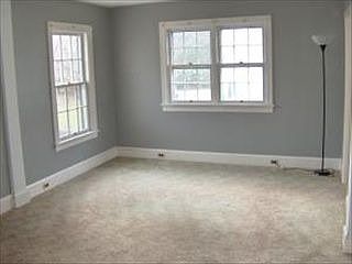 3rd image of 302 Bennett St