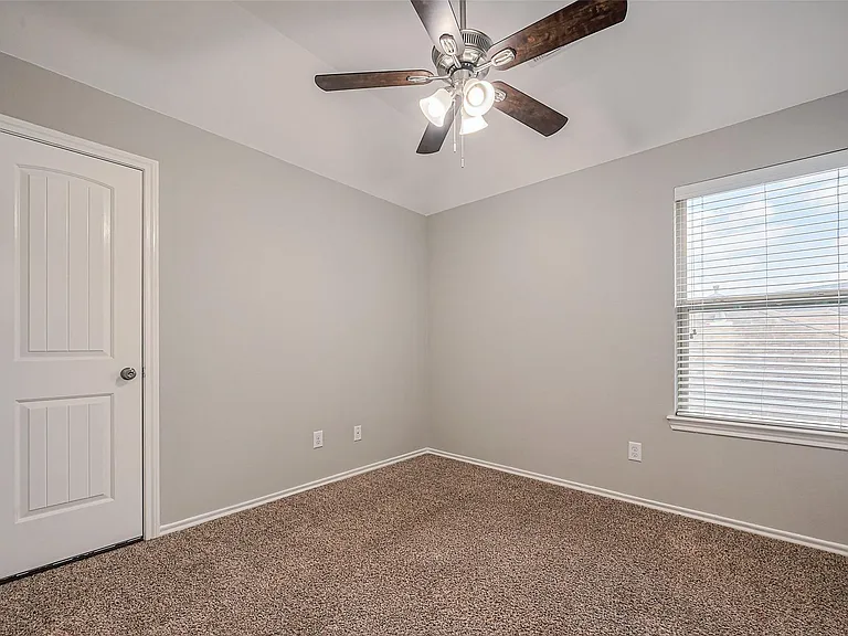 1910 Vermillion View St — Photo 37
