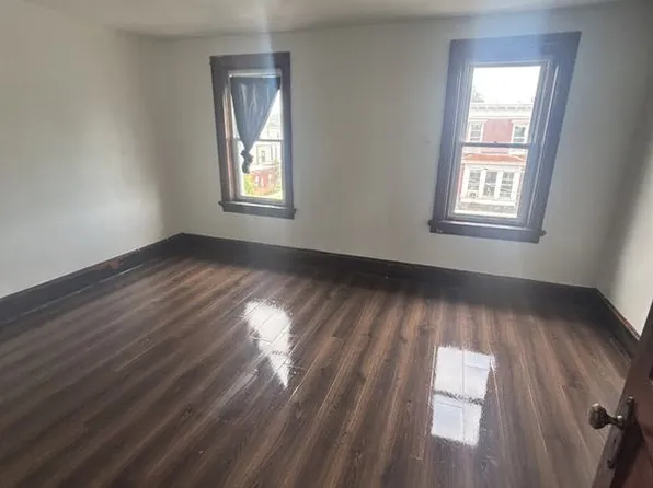 615 Emerald St, Harrisburg, PA 17110