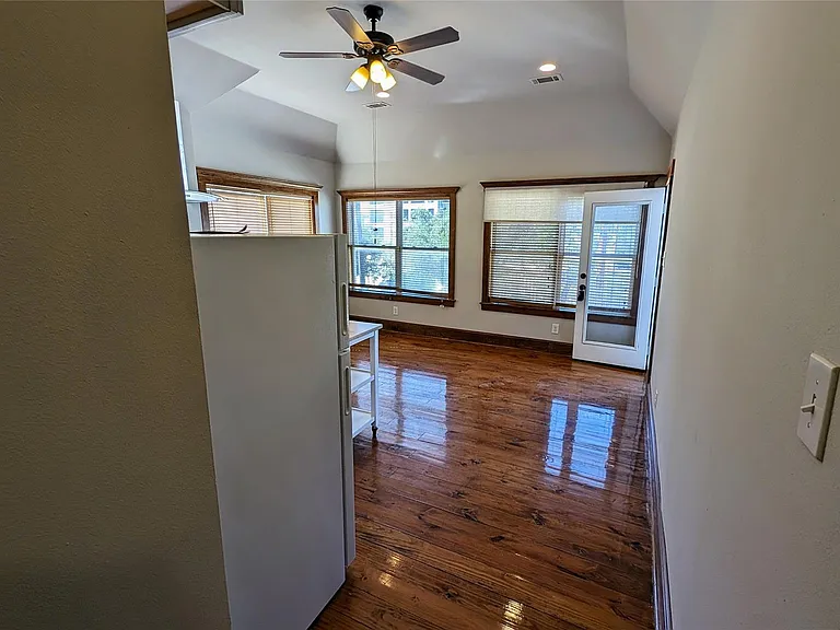 702 Paschall St #B — Photo 8