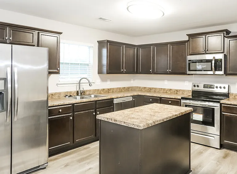 3031 Crabapple Ln — Photo 6