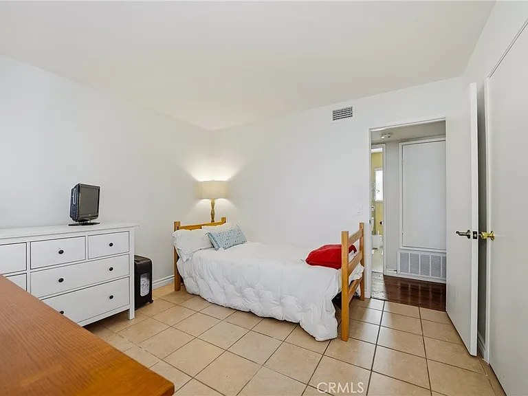 1505 Canterbury Cir — Photo 10