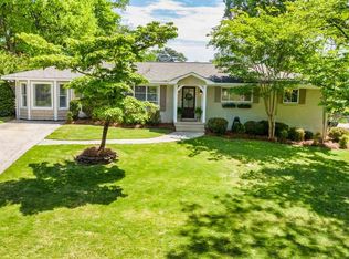 1121 Forest View Ln, Vestavia Hills, AL 35216