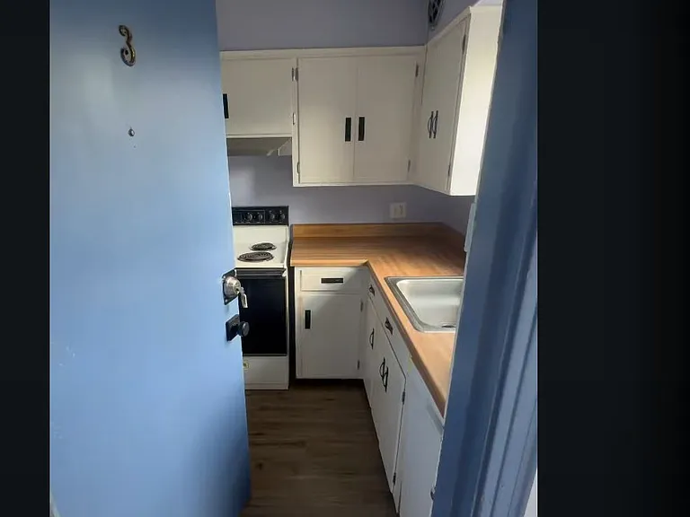 2421 Riverside Dr #2 — Photo 8