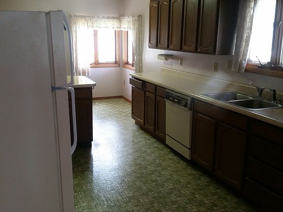 5th image of 306 Elm St