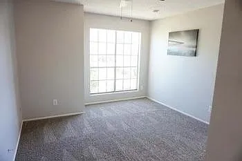 409 E Topeka Dr — Photo 7
