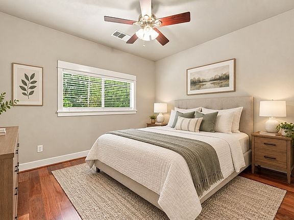 2nd image of 303 Zennia St