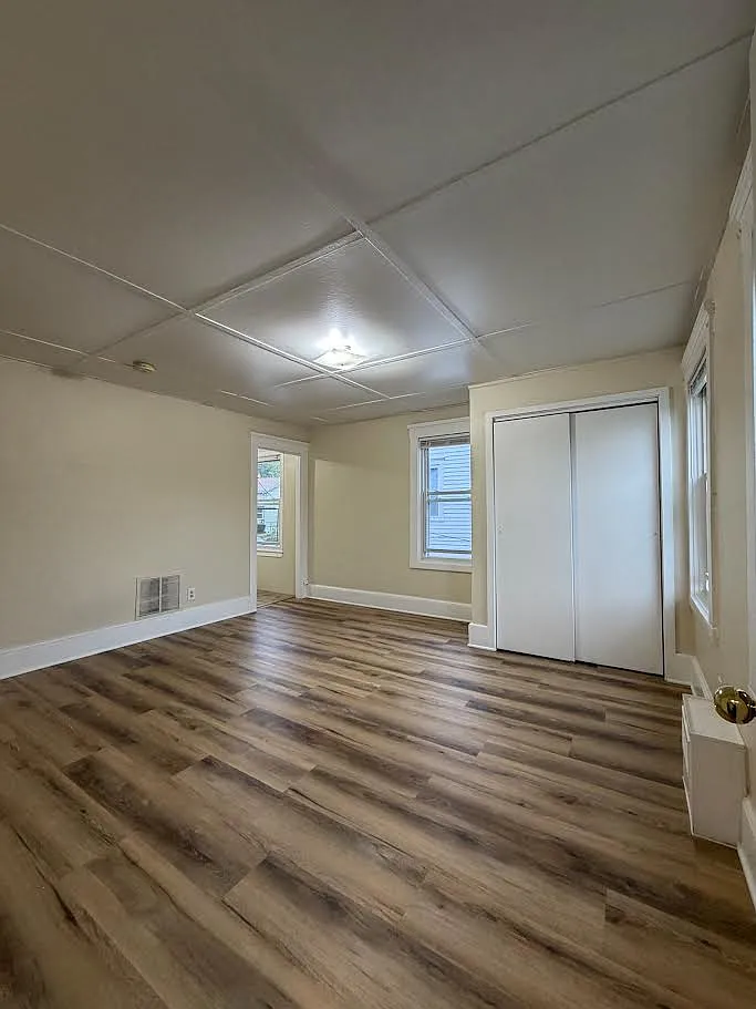 Studio, 350 sqft, $1,100 — Photo 1
