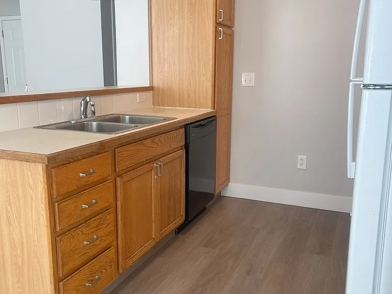 10162 W Garverdale Ln #202 — Photo 6