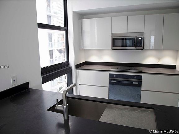 4th image of 1010 Brickell Ave Unit 1605
