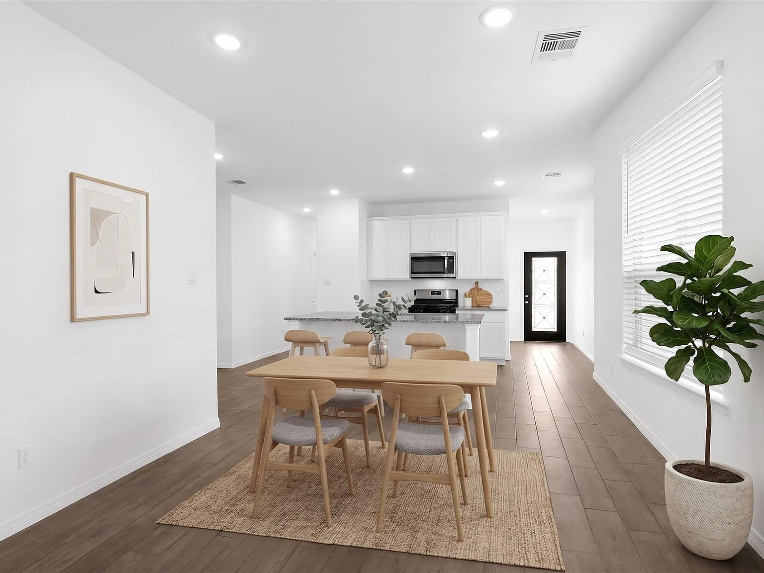 4 bed, 2.0 bath, 1606 sqft, $2,100 — Photo 3