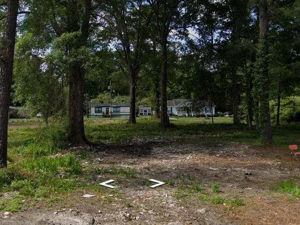 916 Salters St, Lake City, SC 29560