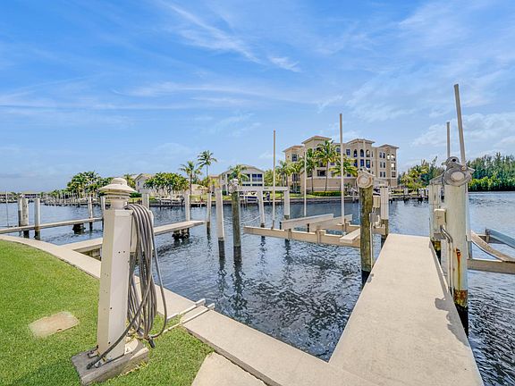 Dock and lift station