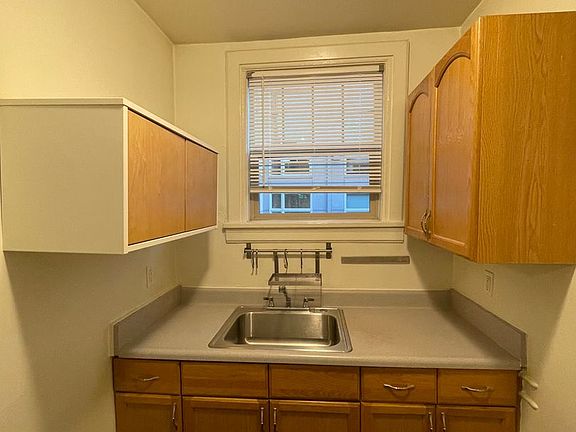 3rd image of 1323 E Pine St Unit 313