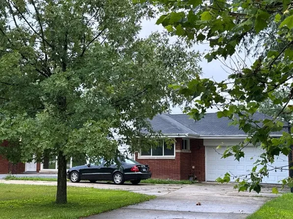 6 Country Club Dr, Olympia Fields, IL 60461