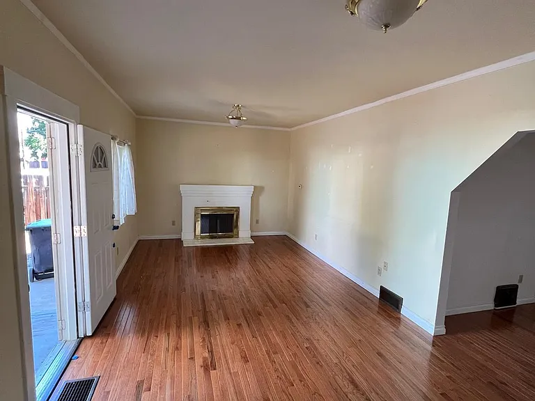 705 S 13th Ave — Photo 2